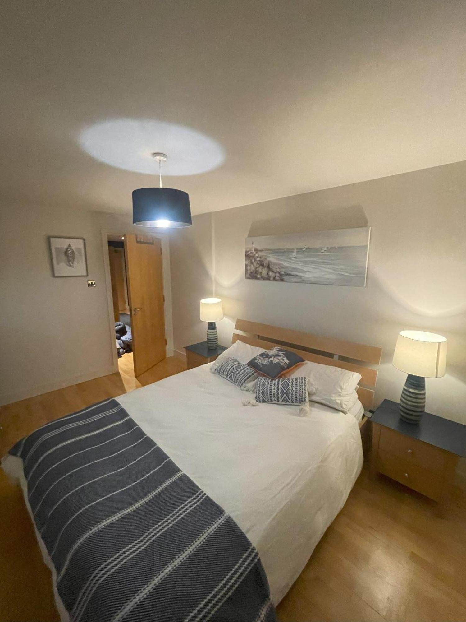 Central Belfast Apartments: Park Avenue Rum bild